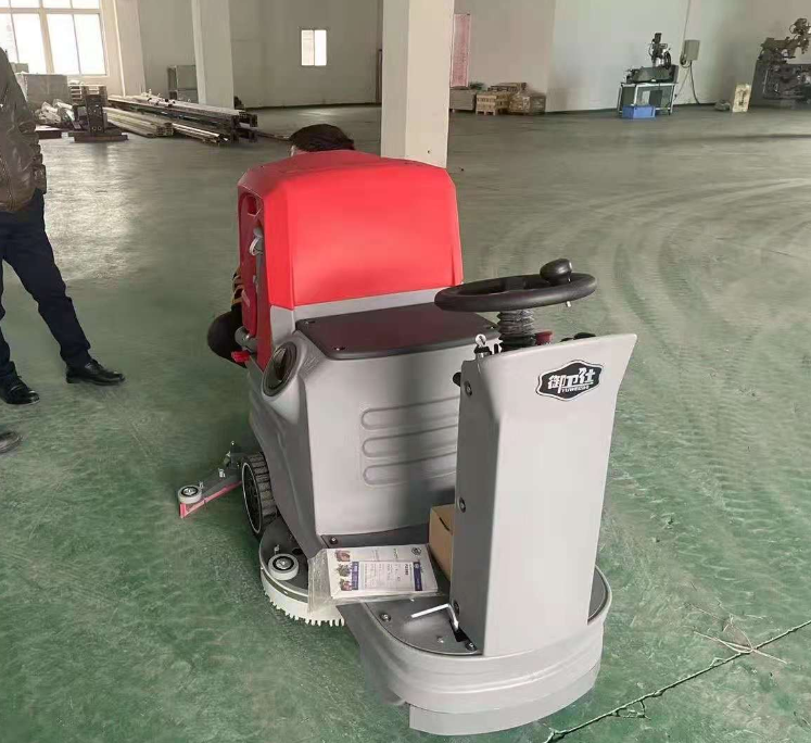 炎炎夏日怎么保養(yǎng)洗地機(jī)電池 炎炎夏日怎么保養(yǎng)洗地機(jī)電池