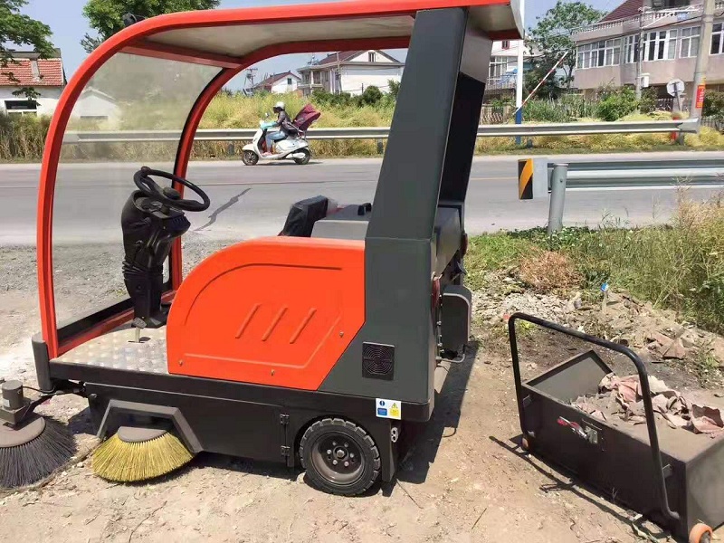 夏季使用掃地機注意事項 夏季使用掃地機注意事項